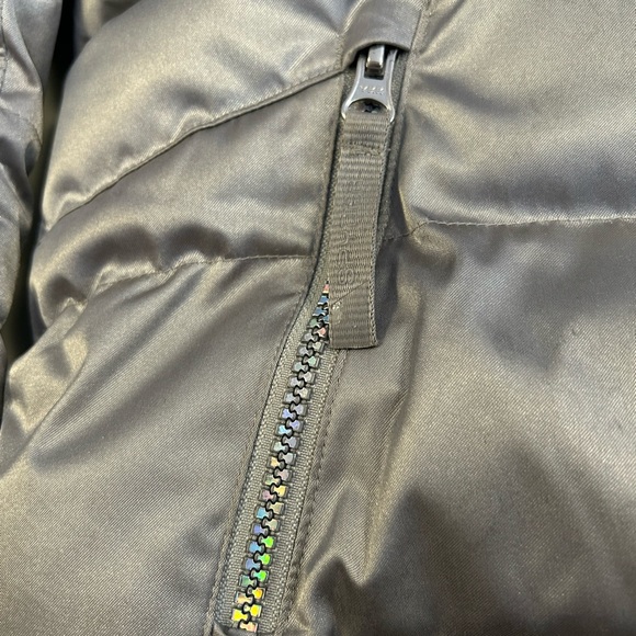 Girls stylish ski jacket by Spyder. Size 10 - Picture 5 of 6